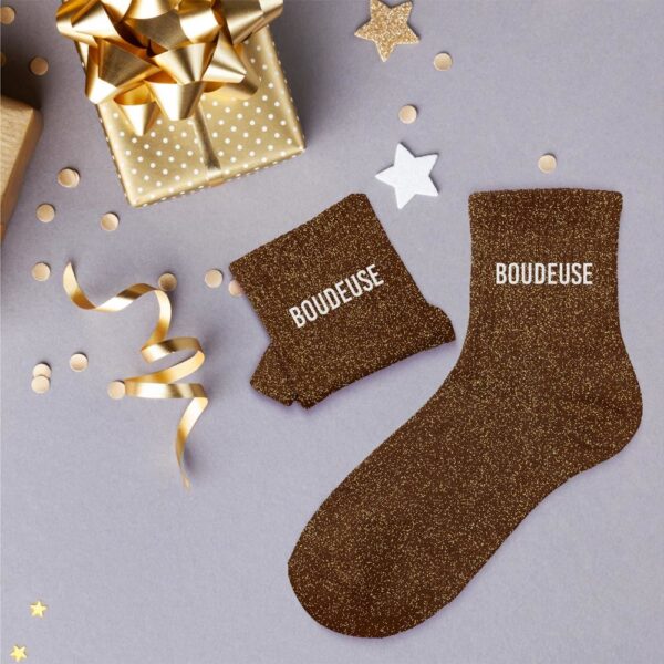 Chaussettes à paillettes marron avec inscription 'Boudeuse', taille unique 36-42, idéales pour un look original, chaleureux, confortable et plein d'humour en hiver