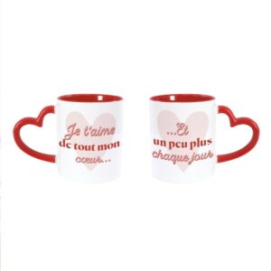 Coffret duo de mugs en céramique blanche avec intérieur et anses rouges, messages 'Je t'aime de tout mon cœur' et 'Et un peu plus chaque jour"