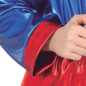 Déguisement Dangerous Girl enfant comprenant un short, un t-shirt et une veste avec des détails contrastés, idéal pour les fêtes costumées, Carnaval, Halloween, les spectacles ou les jeux d'imitation.