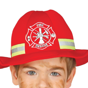 Déguisement de Pompier enfant comprenant une veste et un pantalon rouges et un chapeau, idéal pour les fêtes costumées, le Carnaval, Halloween, les spectacles scolaires, les kermesses ou les jeux d'imitation.
