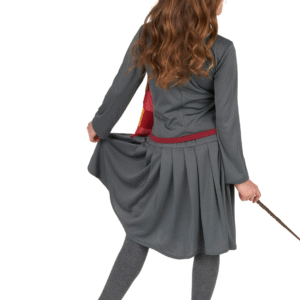 Déguisement d'apprentie sorcière pour fille avec pull gris à faux chemisier et cravate, jupe plissée et écharpe rayée rouge et jaune, idéal pour Carnaval, Halloween, les fêtes d'anniversaire sur le thème de la magie et les spectacles.