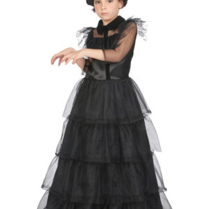Déguisement gothique pour fille, comprenant une robe longue noire avec volants en tulle, manches mi-courtes transparentes, col en velours, tour de dentelle aux épaules et fermeture velcro à l'arrière, accompagnée d'une barrette à rose noire, idéal pour Halloween et les soirées à thème gothique