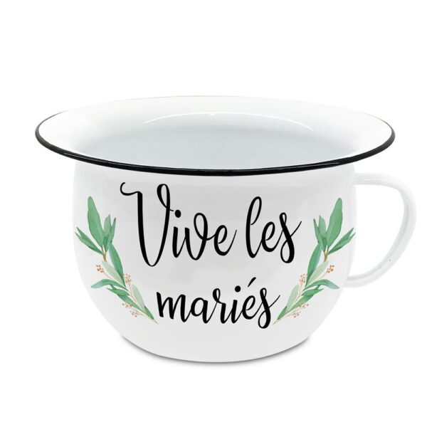 POT DES MARIES. Pour apporter une touche d'humour lors de votre mariage, nous vous proposons notre pot des mariés "Vive les Mariés". Ce dernier est blanc avec la mention "Vive les Mariés" et 2 tiges vertes. Un œil est présent au fond du pot. La tradition veut que les mariés avalent un mélange de nourriture et d'alcool contenu dans un pot de chambre. Un moment hilarant pour les mariés comme pour les invités.
