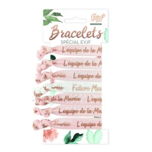 Soyez la plus belle équipe de la mariée avec ces bracelets élégants et personnalisés. "L'équipe de la Mariée" et "Future Mariée" : ces inscriptions feront de vous des amies complices et stylées.