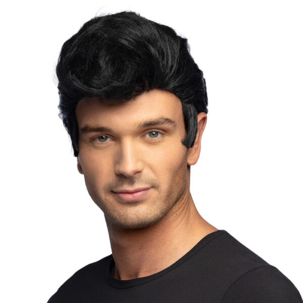 Perruque Larry Brun en cheveux synthétiques, avec élastique. Accessoire de déguisement idéal pour une soirée à thème années 80, un carnaval ou Halloween