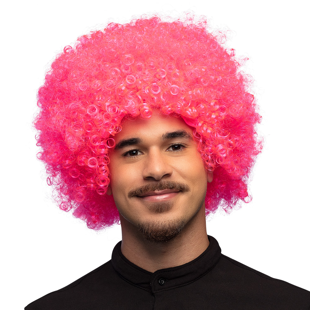 Perruque afro rose en cheveux synthétiques, avec élastique. Accessoire de déguisement idéal pour une soirée à thème rose, un carnaval ou Halloween.