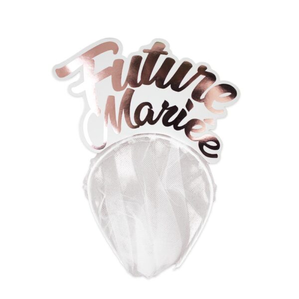 Soyez la plus belle des futures mariées avec ce serre-tête élégant et raffiné. Le voile en tulle apportera une touche de romantisme et l'inscription "Future Mariée" vous mettra en valeur.