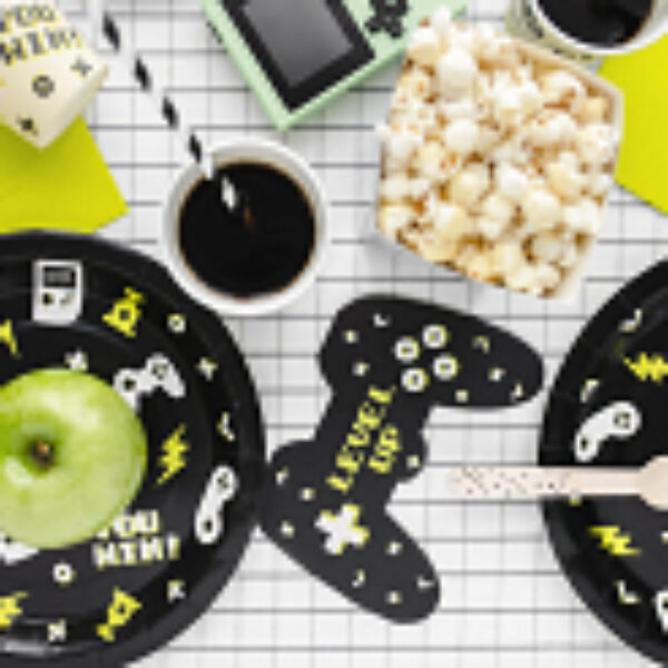 Assiettes d'anniversaire Manettes en papier Gamepads de couleur noire avec imprimé coloré, taille env. 23 cm.