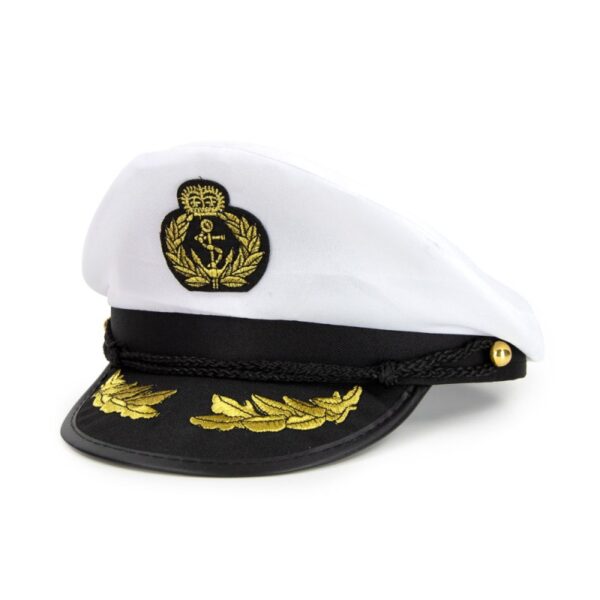 Avec son design élégant et soigné, la Casquette Capitaine Luxe vous offre un style chic et autoritaire. Son détail doré et ses finitions impeccables font d'elle l’accessoire idéal pour ceux qui veulent faire forte impression lors de leurs soirées costumées ou événements à thème !