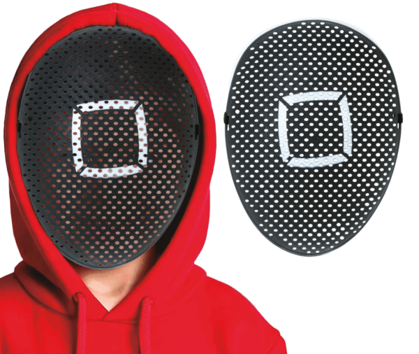 Vous êtes un gamer dans l'âme, mais vous préférez garder votre anonymat (ou votre look du matin) ? Notre masque Gamer Carré est fait pour vous ! Parfait pour les soirées déguisées, les LAN parties ou simplement pour faire un effet mystérieux (et rigolo). Attention, il pourrait vous donner envie de parler en langage codé !
