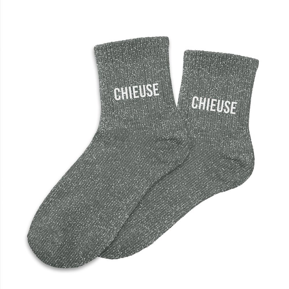 CHAUSSETTES PAILLETTES CHIEUSE. A la recherche d'une paire de chaussettes originale qui tient au chaud ? Notre paire de chaussettes à paillettes "Chieuse" est l'accessoire Mode idéal ! Taille : 36-42