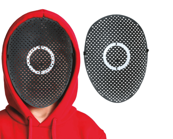 Adoptez un look pixelisé et original avec notre masque Gamer Cercle. Cet accessoire amusant est idéal pour toutes vos soirées à thème, le carnaval ou pour apporter une touche geek à vos événements festifs. Sa forme ronde et son design unique ne manqueront pas de susciter la curiosité.