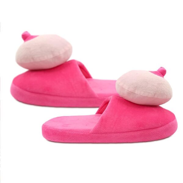 Avec les PANTOUFLES SEINS DUDULE, offrez un cadeau aussi moelleux que drôle ! Que ce soit pour traîner à la maison ou déclencher des fous rires lors d'une soirée entre potes, elles feront sensation.