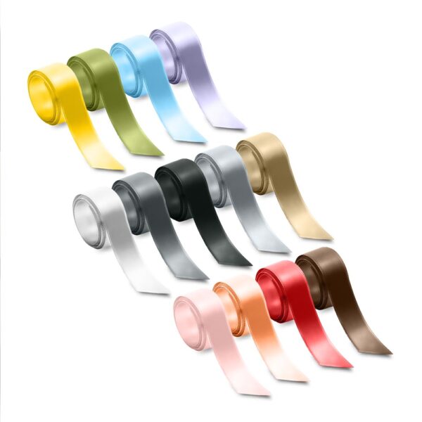 RITUEL DES RUBANS MARIAGE. Pour célébrer une union de manière originale et colorée, nous vous proposons notre jeu du rituel des rubans. Le marié et la mariée se tiennent les mains entourées de rubans de différentes couleurs. Le ruban qu'ils tireront donnera alors la couleur de leur union. Les rubans colorés indiquent : Jaune = Joie / Vert = Santé / Sincérité = Bleu / Violet = Puissance / Rose = Bonheur / Saumon = Bonté / Rouge = Passion / Marron = Maison / Blanc = Pureté / Gris Foncé = Équilibre / Noir = Sagesse / Gris = Créativité / Doré = Richesse.