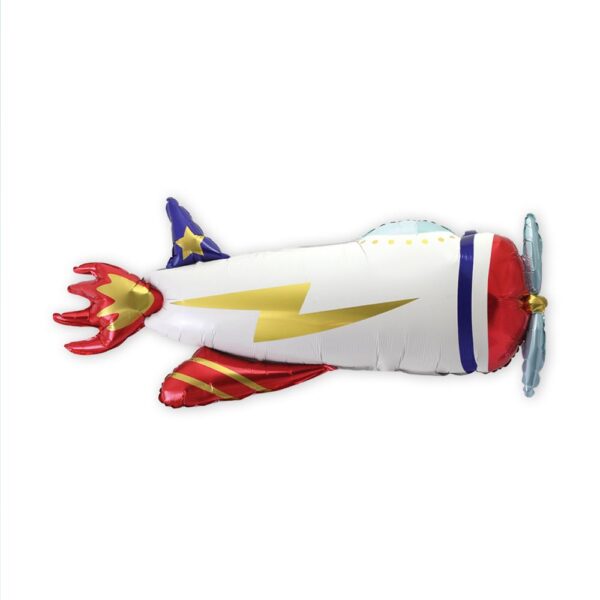 BALLON METALLIQUE AVION. Ce ballon métallique en forme d'un avion à hélice est idéal pour créer une ambiance festive lors d'une fête ou de l'anniversaire d'un enfant. Etoiles pleins les yeux garanties ! Très facile d'utilisation car sans nœud à faire, ce ballon métallique avion possède une paille de gonflage incluse. Il peut se gonfler à l'air ou à l'hélium. La tenue au gonflage est de plus de 48 heures. Le ballon prend la forme d'un avion à hélice. Il arbore un éclair doré sur ses flancs. Ses ailes sont rouges et bleues et des flammes rouges et dorées sortent de l'arrière. La partie autour de l'hélice est rouge avec un contour bleu. Le cockpit est entouré de rivets dorés.