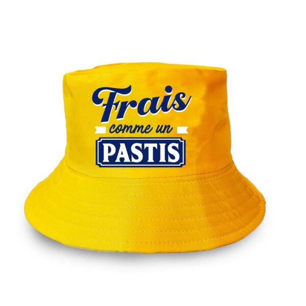 BOB "FRAIS COMME UN PASTIS". Ce bob jaune Frais comme pastis est le chapeau qu il vous faut pour les vacances. Pour un été farniente ou pour des ballades, il sera votre meilleur allié mode contre le soleil ! Avec une taille unique pour adulte, ce bob pastis se portera confortablement toute la journée et jusque tard dans la soirée pour prolonger la fête ! Convient à la majorité de tours de tête.
