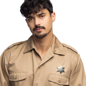 Complétez votre look de cow-boy avec cet insigne de shérif en métal ! Faites respecter la loi dans le style western avec cet accessoire ultime pour le carnaval ou une fête sur le thème du Far West.
