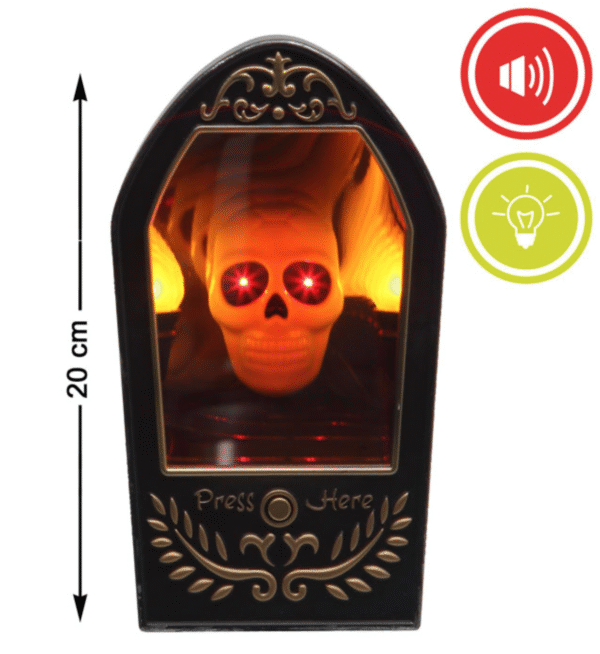 Miroir Halloween avec lumière et son – 20 x 10 cm Ajoutez une touche d’horreur subtile et interactive à votre déco d’Halloween avec ce miroir terrifiant et bavard. Un accessoire parfait pour surprendre vos invités ou compléter une ambiance hantée dans un petit espace.