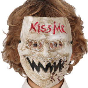 Fabriqué en PVC léger et résistant, ce masque est conçu pour être porté facilement pendant toute la soirée. Grâce à son élastique ajustable, il s’adapte parfaitement aux enfants pour un maintien optimal sans gêner la respiration ni la vision.