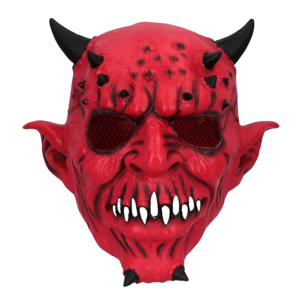 Osez plonger dans l'univers terrifiant des ténèbres avec notre masque tête latex Creepy Devil. Si vous cherchez un costume à faire frissonner vos amis ou à terrifier vos invités lors de votre prochaine fête d’Halloween, ce masque est fait pour vous. Préparez-vous à incarner le diable sous toutes ses formes, avec une touche diaboliquement réaliste !