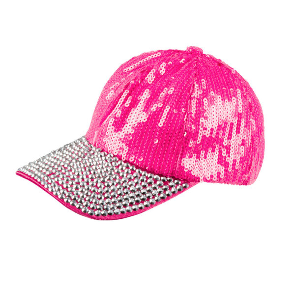 Ajoutez une touche d'éclat et d'originalité à votre style avec notre casquette Bling Bling rose. Recouverte de paillettes roses scintillantes et dotée d'une visière brillante, elle est l'accessoire parfait pour toutes vos occasions festives ou pour un look fun et tendance.