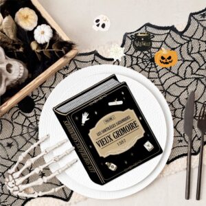 Transformez votre table de fête en repaire d’arachnides avec ce chemin de table toile d’araignée ultra stylé ! Idéal pour apporter une ambiance horriblement élégante, ce tissu noir ajouré en forme de toiles d’araignées saura impressionner vos convives... ou les piéger au dessert !