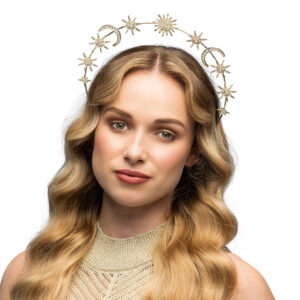 Rehaussez votre style avec notre tiare couronne halo Calypso en métal. Ce diadème unique, décoré d'étoiles scintillantes, de lunes délicates et d'un soleil rayonnant, est l'accessoire parfait pour ajouter une touche de magie à n'importe quelle occasion.