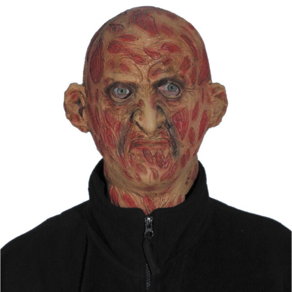 Préparez-vous à plonger dans l'univers terrifiant de Freddy Krueger, le célèbre tueur de la saga "Les Griffes de la Nuit", avec notre Masque de Freddy ! Ce masque réaliste donnera à votre costume de Halloween ou à votre soirée à thème un aspect aussi effrayant que mémorable.