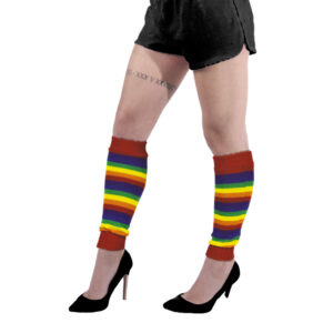 Envie d’un look qui claque pour une soirée fluo, une fête années 80 ou une virée disco ? Ces guêtres multicolores sont LA touche finale pour briller sur le dancefloor ! Avec leurs bandes arc-en-ciel ultra vitaminées, elles réveillent n’importe quelle tenue. Sur un legging noir, un collant fluo ou même par-dessus des boots, elles sont prêtes à faire swinguer tes chevilles !