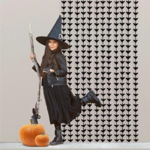 Faites frissonner vos invités dès la porte d’entrée ! Avec ce rideau à franges orné de chauves-souris, l’ambiance est posée : ce soir, c’est nuit noire, peurs et créatures du ciel. Idéal pour les fans de déco immersive (et pour effrayer les voisins curieux).