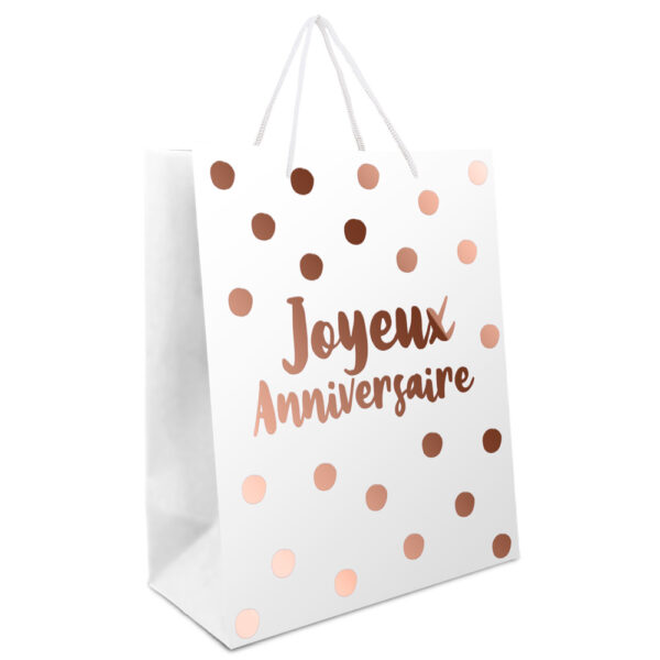 Mettez en valeur vos cadeaux d'anniversaire avec notre pochette Party Blush MM. Son design original et tendance, avec ses motifs délicats et son inscription "Joyeux Anniversaire", apportera une touche d'élégance et de surprise à vos présents.