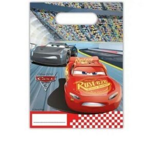 Après une fête d'anniversaire pleine d'adrénaline et de jeux, récompensez vos jeunes pilotes avec nos 6 Sachets à bonbons Cars ! Parfaits pour y glisser des friandises, des petits jouets, ou des surprises, ces sachets sont un excellent moyen de remercier vos invités. Chaque sachet arbore une illustration dynamique de Flash McQueen en pleine course sur une piste, avec un autre bolide à ses côtés et les tribunes en arrière-plan, plongeant les enfants au cœur de l'univers de Cars