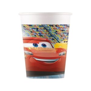 Préparez une ambiance de course effrénée pour votre prochaine fête avec nos 8 Gobelets Cars ! Idéaux pour servir toutes les boissons de vos jeunes invités, ces gobelets sont un incontournable pour les fans du célèbre film Disney Pixar. Chaque gobelet arbore une illustration dynamique de Flash McQueen, en pleine action sur une piste de course, avec les tribunes animées en arrière-plan, capturant l'énergie et l'excitation des compétitions automobiles.
