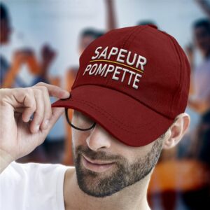 Affichez votre bonne humeur et votre goût pour les apéritifs animés avec notre casquette "Sapeur Pompette". Cet accessoire de mode unique, à la fois humoristique et stylé, est parfait pour ambiancer toutes vos soirées et vous assurer de ne jamais passer inaperçu.