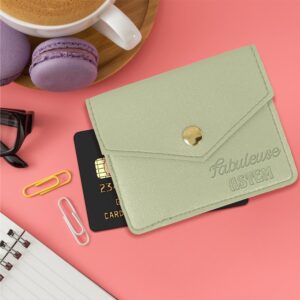 Exprimez votre gratitude et offrez un accessoire à la fois utile, coquet et élégant avec notre porte-cartes "Fabuleuse ATSEM". Ce cadeau pratique en simili-cuir, doté d'un bouton de fermeture sécurisé et d'une mention "Fabuleuse ATSEM" gravée, est l'idée parfaite pour remercier votre ATSEM pour l'année scolaire et la suivre partout avec style.