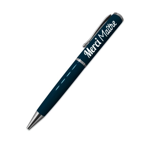 Exprimez votre gratitude de manière élégante et personnalisée avec notre stylo bille "Merci Maître". Ce stylo de qualité à l'encre noire est le cadeau idéal pour remercier un maître exceptionnel. Livré dans une boîte cadeau, il est prêt à offrir.