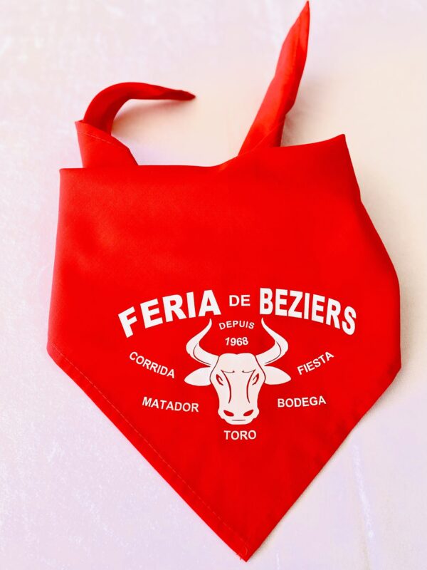 Plongez au cœur de l'ambiance des ferias avec notre Bandana Féria ! Symbole emblématique de ces festivités, ce bandana est l'accessoire indispensable pour compléter votre tenue de fête et afficher votre esprit festif.