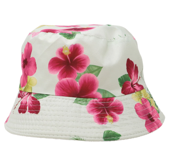 À la recherche de l'accessoire parfait pour compléter votre look estival ou pour apporter une ambiance festive à vos événements ? Notre Bob Fleuri Hawaïen est exactement ce qu'il vous faut ! Avec son motif éclatant de fleurs d'hibiscus roses sur fond blanc, il évoque instantanément les plages ensoleillées et les douces soirées tropicales. Il est parfait pour une fête hawaïenne, une journée à la plage, un festival ou simplement pour ajouter une touche de gaieté à votre quotidien.