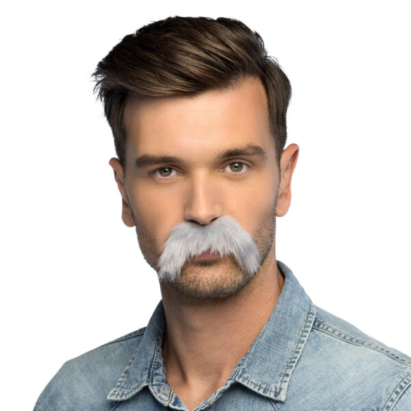 Transformez-vous avec notre Moustache Grise Adhésive ! Un accessoire simple, rapide et efficace pour tous vos déguisements et envies de changement de look.