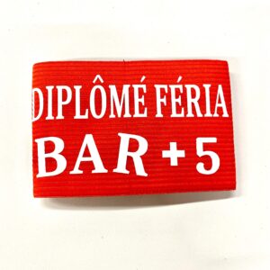 Affichez votre esprit de fête avec notre Brassard Diplômé Féria ! Un accessoire de style, humoristique et parfait pour toutes vos célébrations estivales.