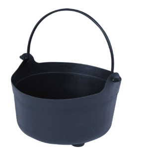Pour une décoration d'Halloween festive et pleine de magie, ce grand chaudron noir est l'accessoire qu'il vous faut. Ce chaudron noir, d'une grande contenance, est idéal pour servir de récipient pour les bonbons, de décoration de table ou d'accessoire pour un costume de sorcière.