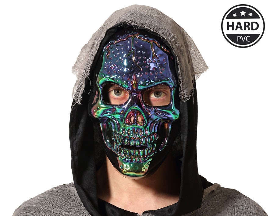 Un masque de squelette en PVC rigide avec une finition iridescente, dont la couleur varie du vert au violet.
