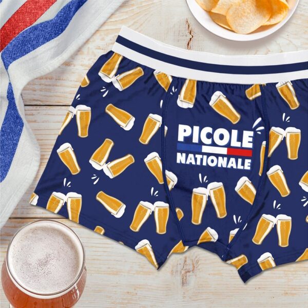 Boxer pour homme bleu marine avec motifs de verres de bière, ceinture élastique rayée bleu et blanc, et logo parodique PICOLE NATIONALE avec drapeau français.