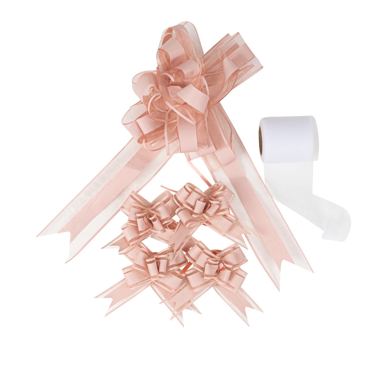 Sublimez votre cortège avec le Kit de décoration de voiture 6 pièces. Inclus : nœuds et tulle pour un mariage élégant. Disponible en Or, Rose ou Blanc (choix en magasin).
