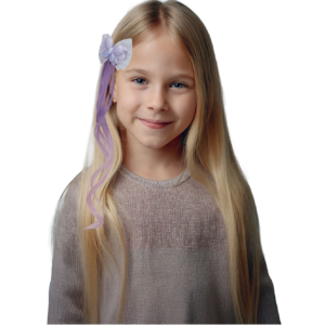 Ajoutez de la magie avec la Mèche Lila à Papillon ! Un dégradé violet/rose et un papillon pailleté sur nœud en tulle. Clip facile pour un look de fée instantané.