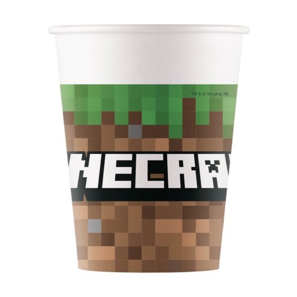 Servez vos boissons en mode Creative avec nos 8 gobelets Minecraft ! Un design pixelisé avec Steve et Alex pour une décoration d'anniversaire gaming réussie.