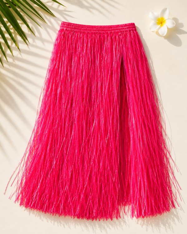 Mettez du peps dans vos soirées tropicales avec notre jupe en raphia rose de 60 cm ! Un accessoire hawaïen fun avec ceinture fleurie intégrée, idéal pour un EVJF ou une pool party.