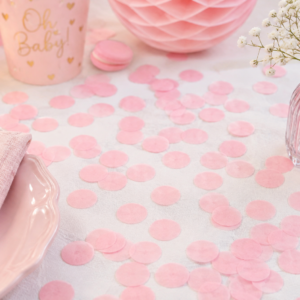 Décorez votre table avec ces confettis ronds rose clair. Une décoration pastel idéale pour une baby shower, un baptême, un anniversaire ou une fête.