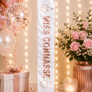 Écharpe Miss Connasse blanche et rose gold, idéale pour anniversaire, EVJF ou soirée entre copines. Accessoire humoristique et original.