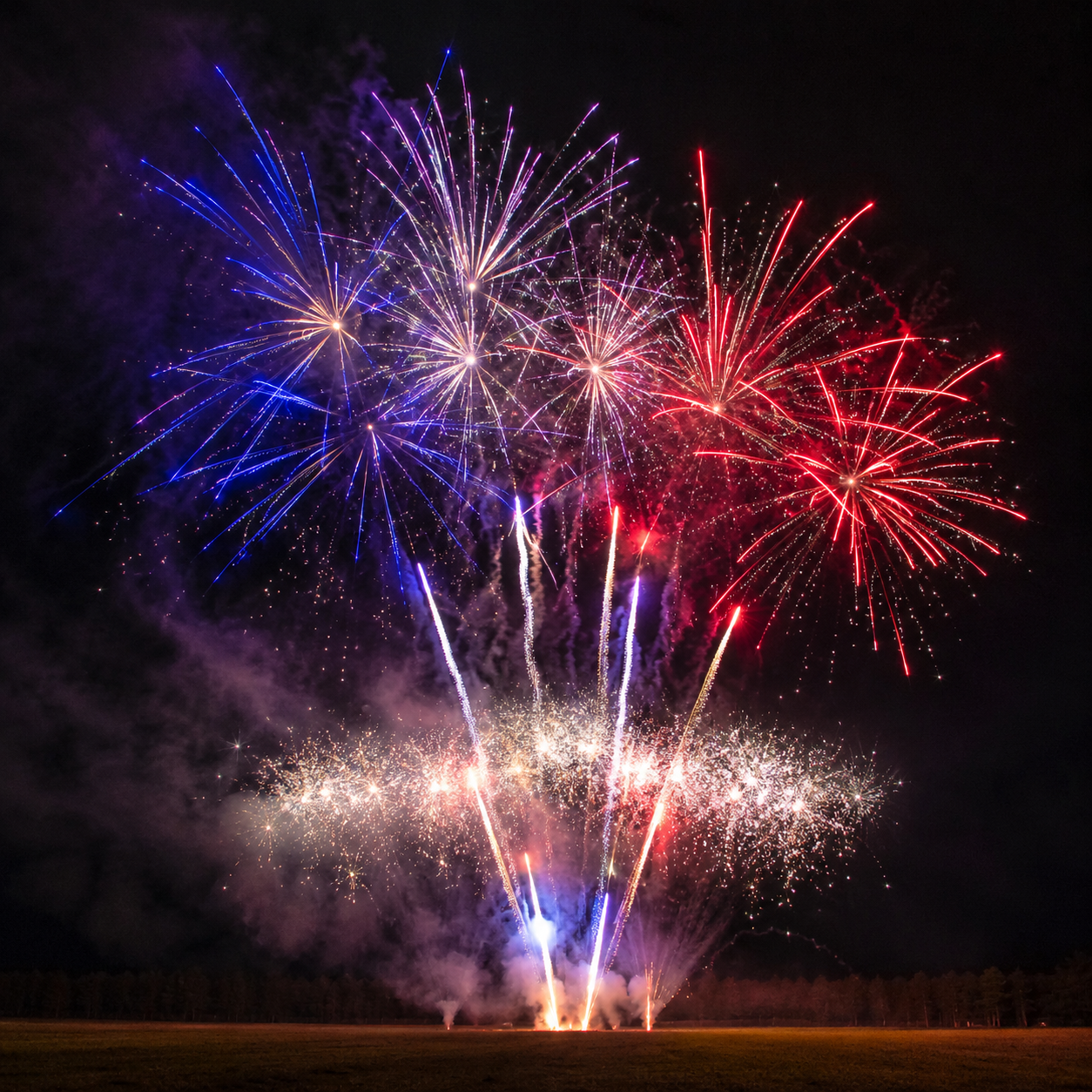Feu d’artifice Energy 36 départs, catégorie F2, avec effets blancs, rouges, bleus, violets et scintillants, final crépitant. Idéal pour vos fêtes en extérieur.